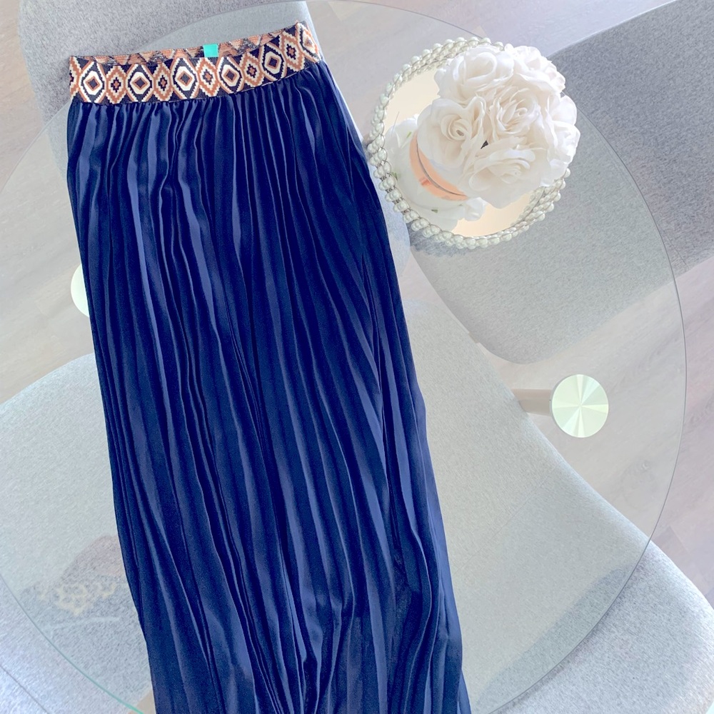 High-Waisted Pleated Dark Blue Skirt! 💙 With Decorative Waistband!